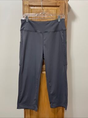 High-Waist Grey Active Crop Joggers NWT Size Medium
